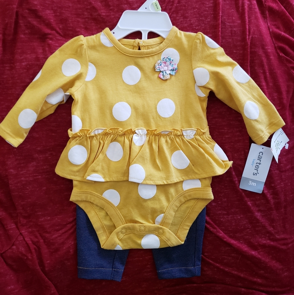 ✳ 3 / $20 ✳ Carters 2 piece baby outfit